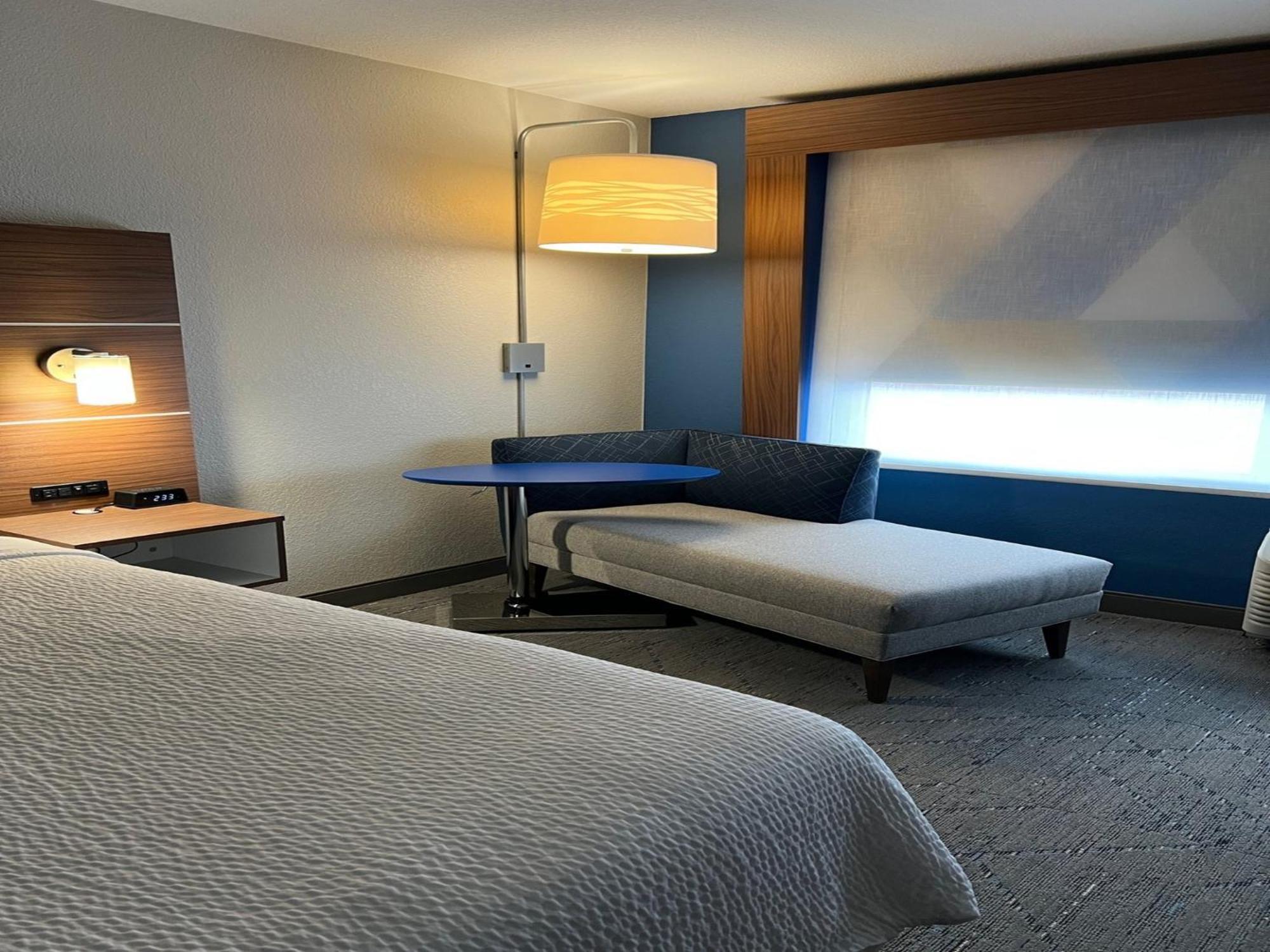 Holiday Inn Express & Suites Moore By Ihg Exteriör bild