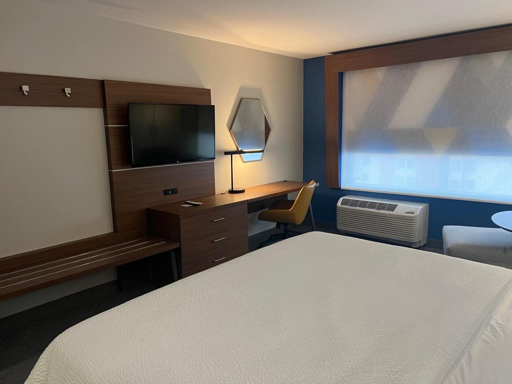 Holiday Inn Express & Suites Moore By Ihg Exteriör bild