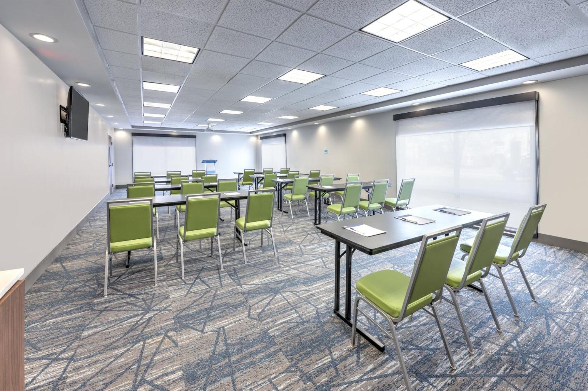 Holiday Inn Express & Suites Moore By Ihg Exteriör bild