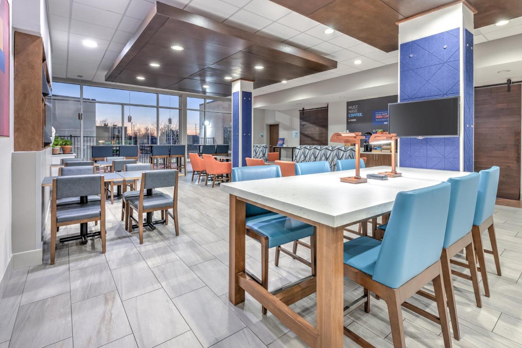 Holiday Inn Express & Suites Moore By Ihg Exteriör bild