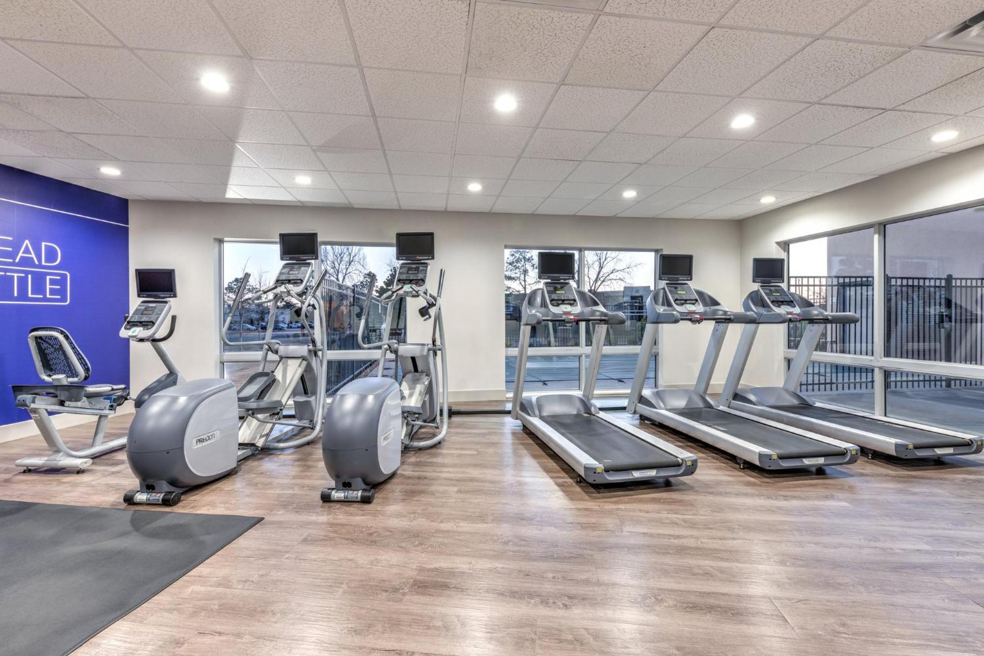 Holiday Inn Express & Suites Moore By Ihg Exteriör bild