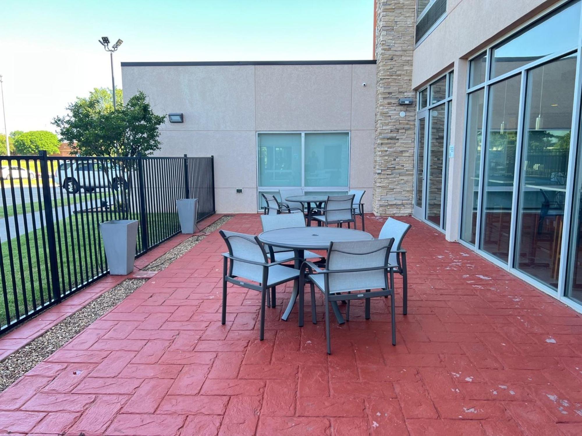 Holiday Inn Express & Suites Moore By Ihg Exteriör bild
