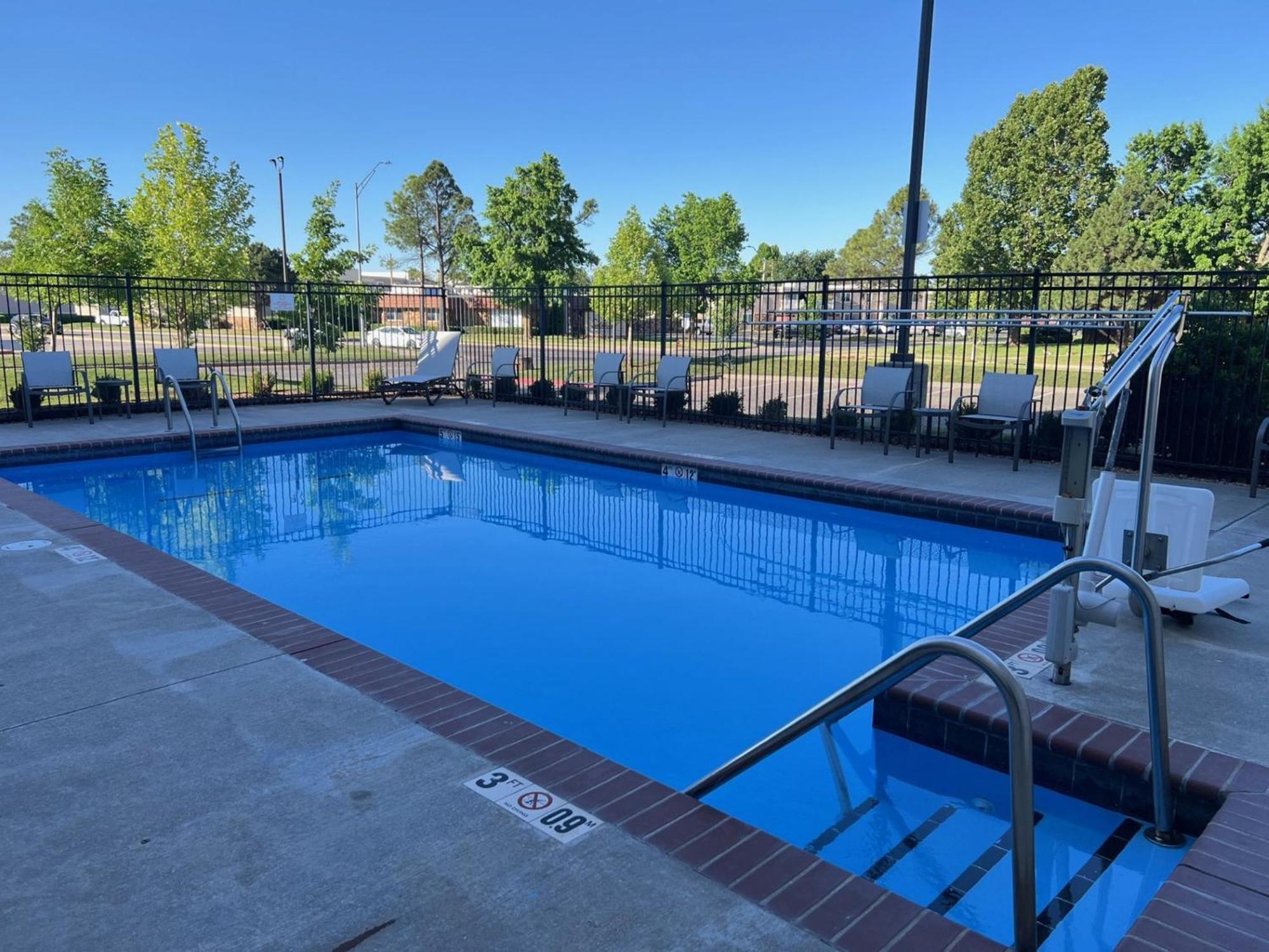 Holiday Inn Express & Suites Moore By Ihg Exteriör bild